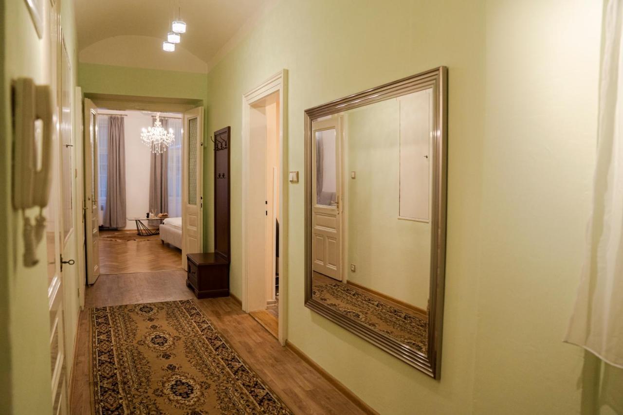 Helen Homestay Vaclavske Namesti Prag Exterior foto