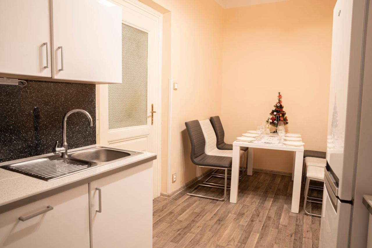 Helen Homestay Vaclavske Namesti Prag Exterior foto