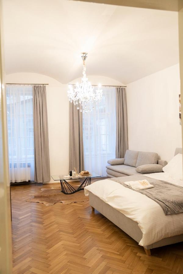 Helen Homestay Vaclavske Namesti Prag Exterior foto