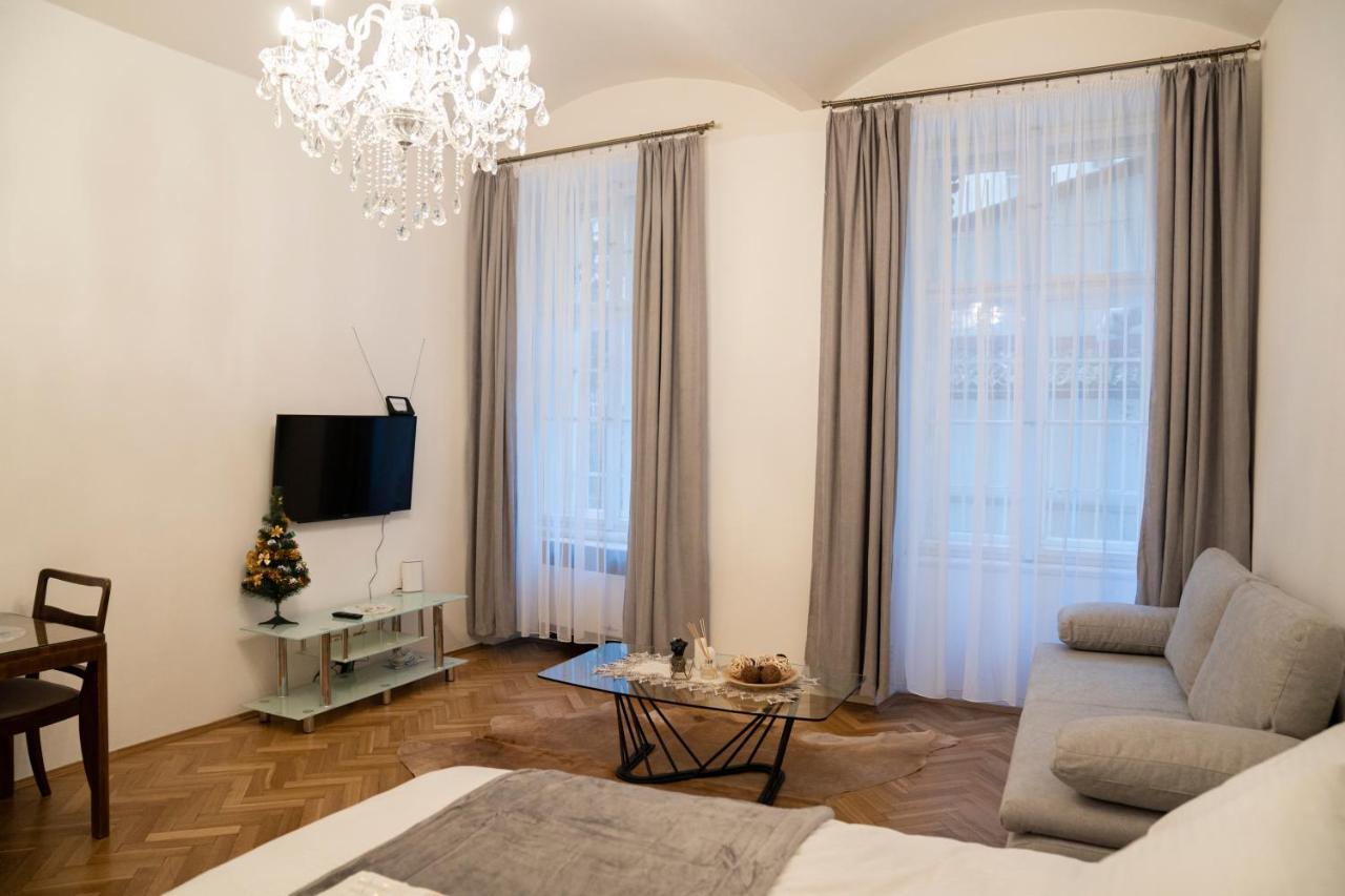 Helen Homestay Vaclavske Namesti Prag Exterior foto