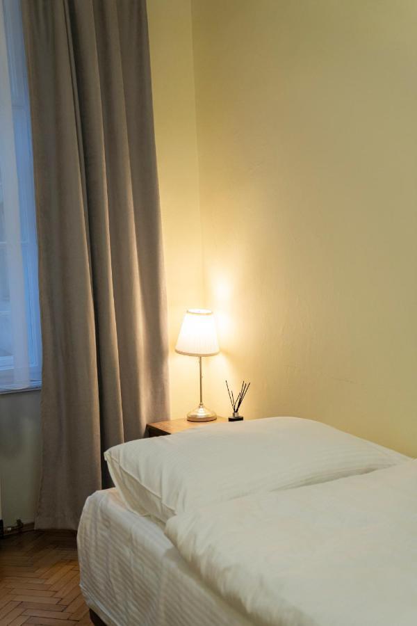 Helen Homestay Vaclavske Namesti Prag Exterior foto